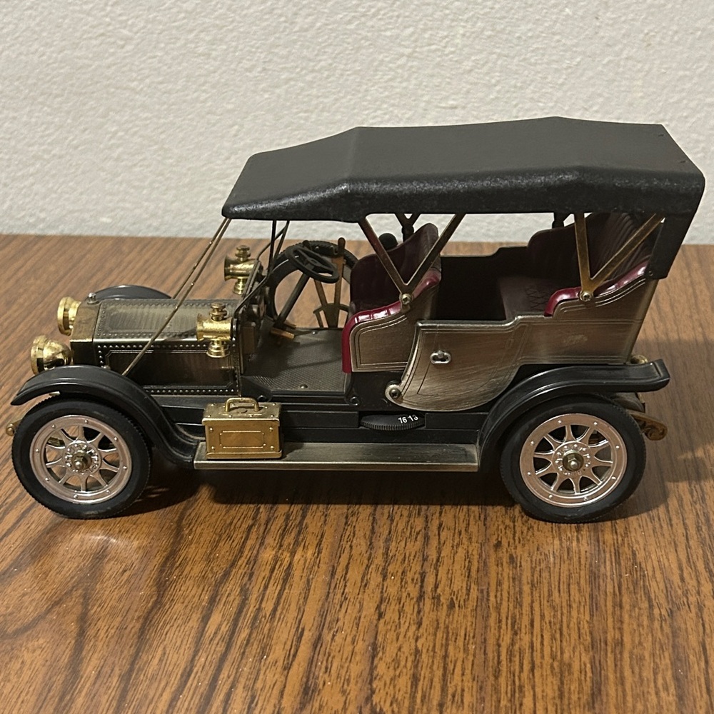 VINTAGE TOY CAR RADIO - Picture 2 of 9